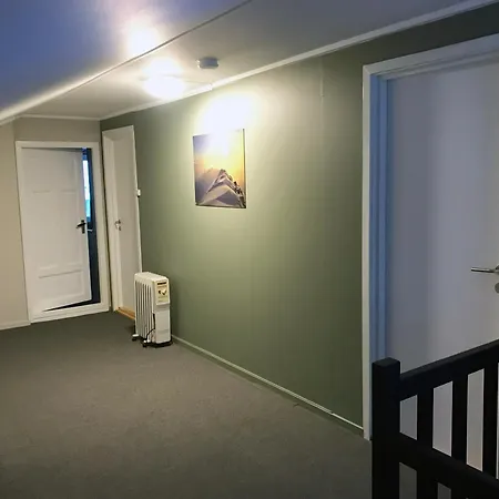 Enebolig Sentralt Pa Toppen Av Tromsoya Exterior photo
