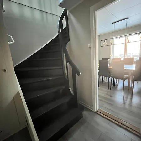 Enebolig Sentralt Pa Toppen Av Tromsoya Exterior photo